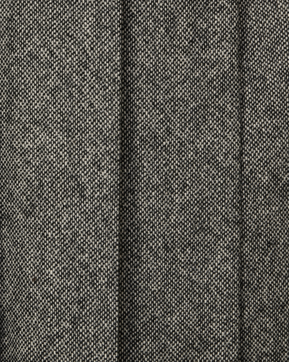 close pleat detail
