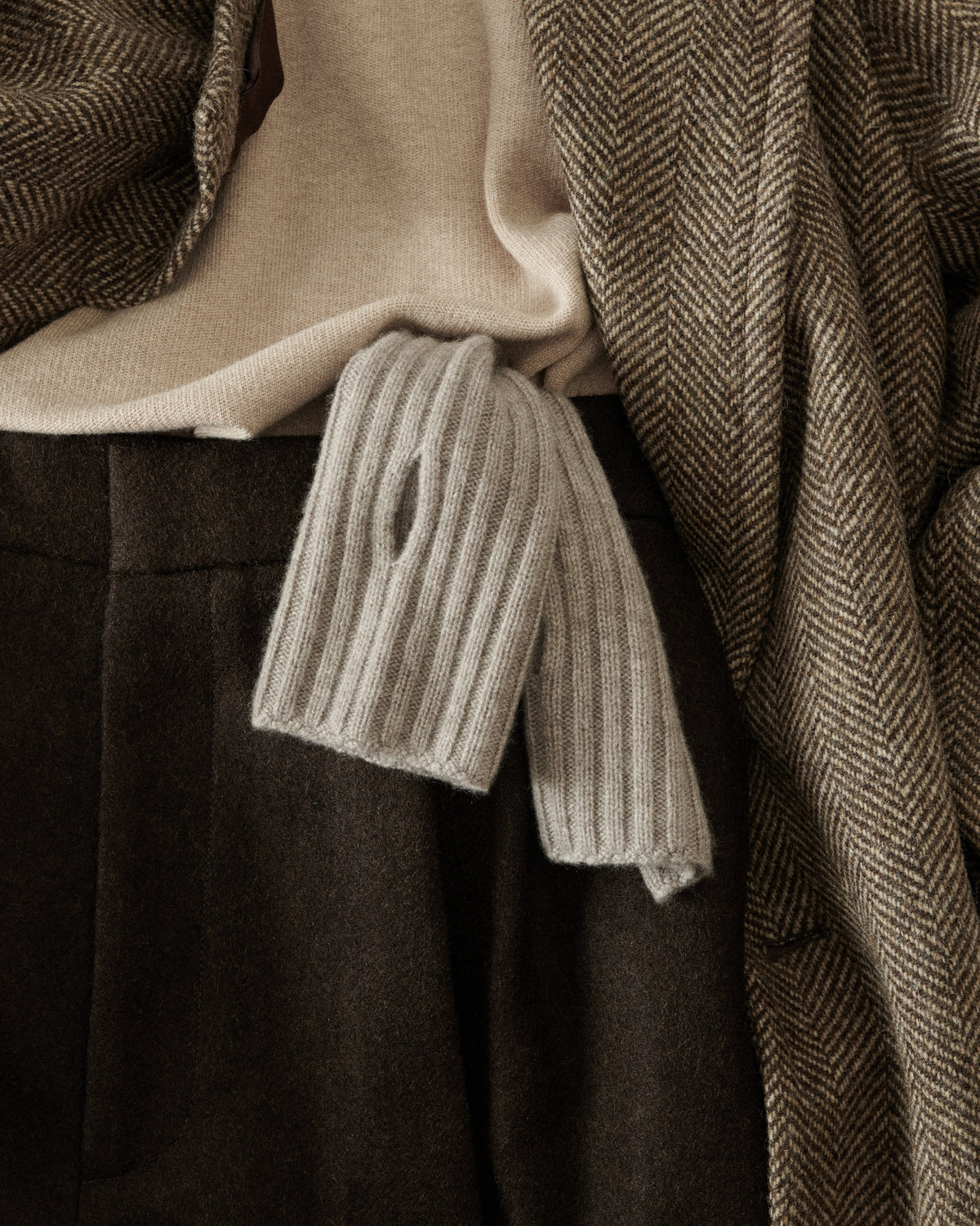 fingerless gloves