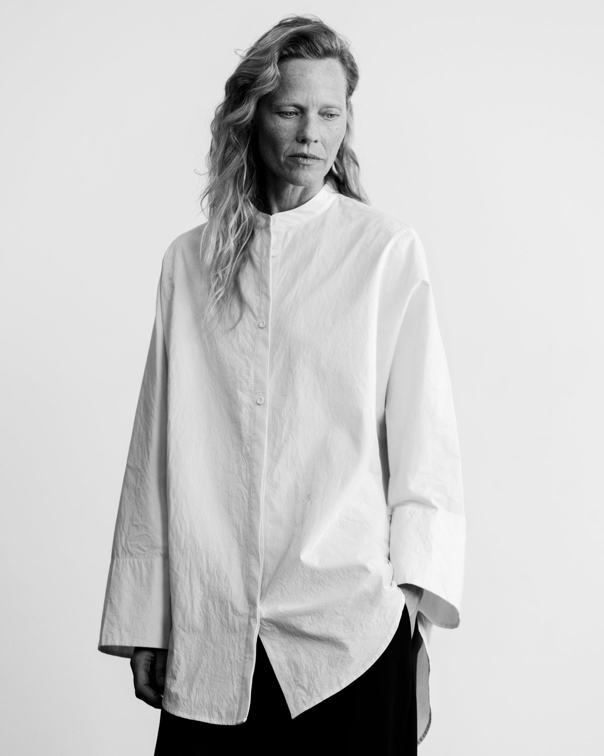 woman in the ecru tunic overshirt, black and white
